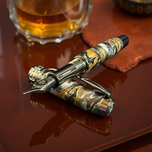 Handgemaakte zwarte titanium vulpen, Highlander-collectie 'Geode Formation', handgemaakt in Colorado