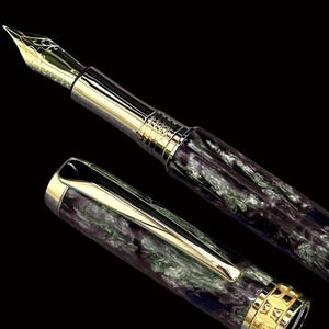 The Legacy | Caneta-tinteiro de luxo dourada | Caneta de luxo com assinatura da Highlander
