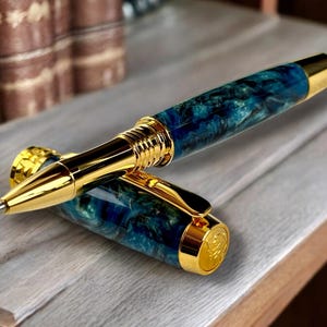 Handgefertigter goldener Tintenroller „South Pacific“ – Wie Sie ist jeder Stift ein Unikat – ein einzigartiges Geschenk