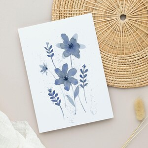 Afdrukbare notitiekaart, blanco briefpapier, blauwe botanische wenskaart direct download, gratis envelopsjabloon