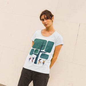 Retro Tree Ladies Scoop Neck Tee