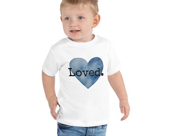 Blaues Herz "Geliebt." Kleinkind Kurzarm T-Shirt