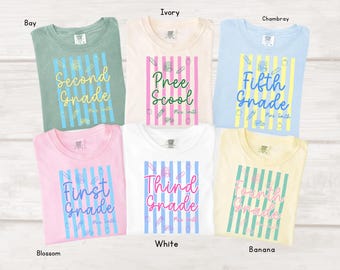 Benutzerdefinierte Zurück zu Schullehrer-Shirt Komfortfarben, personalisierte Lehrer-Team-Shirts, Klassenstufen-T-Shirt, erste zweite dritte vierte fünfte Klasse