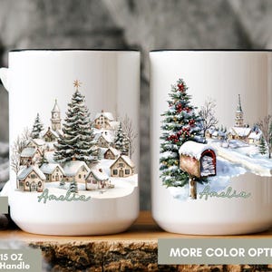 Tazza di Natale personalizzata, tazza di ceramica invernale personalizzata, regalo perfetto per Natale, tazze di Natale con alberi e case, nomi di famiglia personalizzati