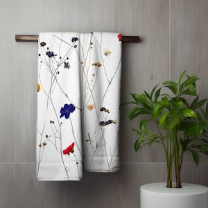 Refreshing Wildflowers Hand Towels, Vibrant Blossom Patterns, Invigorating Bathroom Accessories, Thoughtful Gift for Gardening Enthusiasts