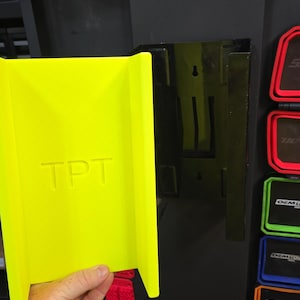 Universele adapter voor dashboardkastje