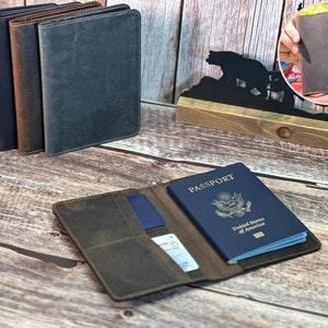 Titular de pasaporte personalizado de cuero Cubierta de pasaporte de cuero personalizada Cartera de pasaporte personalizada para hombres Padrinos de boda Regalo Cartera de viaje