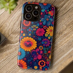 Retro Floral Tough Phone Case: Vintage Design, Protective Cover