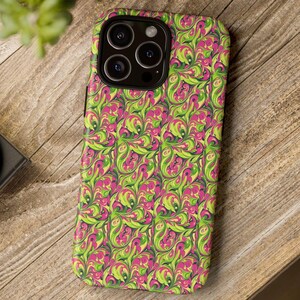 Retro Swirl Pattern Phone Case: Funky Protective Cover