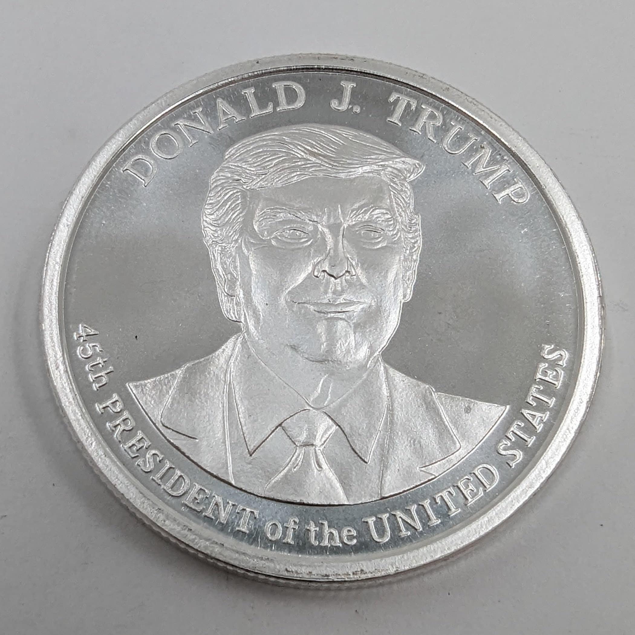  2020 Silver Donald Trump Private Mintage, 45th Presidential,  Limited Edition Mint. 1 Troy Oz .999 Fine Silver Round : Collectibles &  Fine Art
