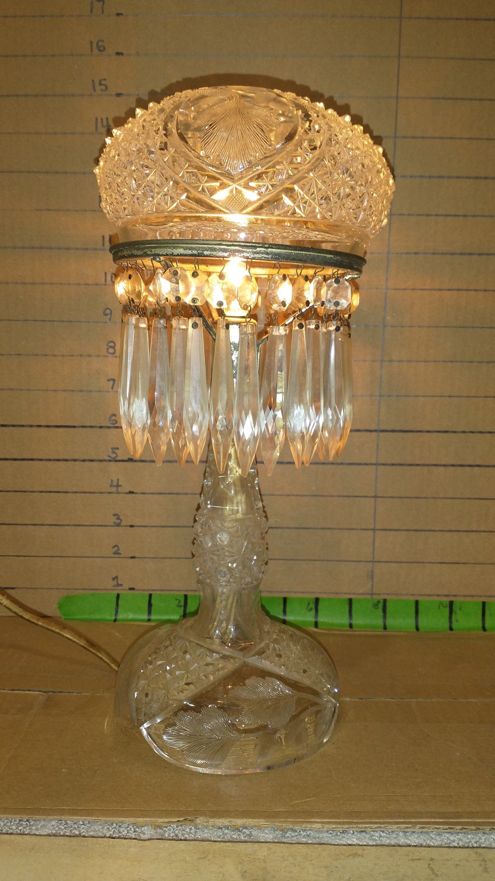 Vintage Brass & Cut Glass table Lamp w/ Brass Angel & Crystal Prism Drops  for Sale - Fleetwoodmac.net