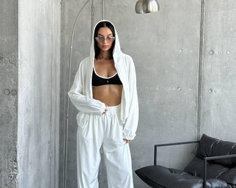 White Velour Lounge Set – Oversized Hoodie and Wide Pants – Elegant Soft Tracksuit for Women