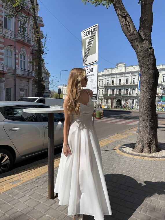 slim fit dress slacks Léon Maxi Dress in White main image 0
