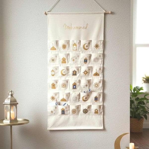 Personalized Ramadan calendar, fillable, fabric, for hanging with wooden rod, reusable (Beige Gold), Ramadan Kareem