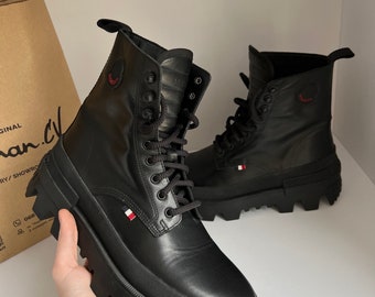 Vintage Moncler Leather Mercurious Combat boots with Signature logo on the sole