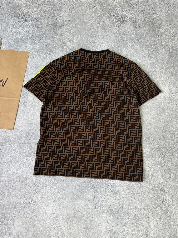 Vintage Fendi Luxury Monogram made in Italy tee - image 9