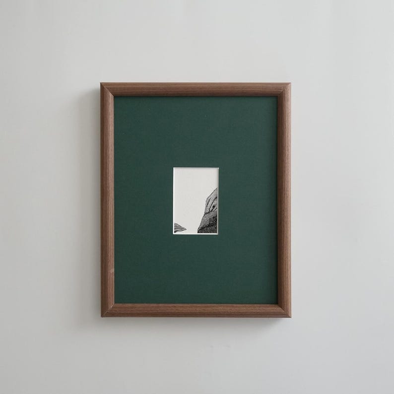 Walnuss-Bilderrahmen 30 x 40 cm (12 x 16 Zoll) mit individuell anpassbarer Öffnung (2 x 3, 4 x 6, 5 x 7 Zoll). Holly Green
