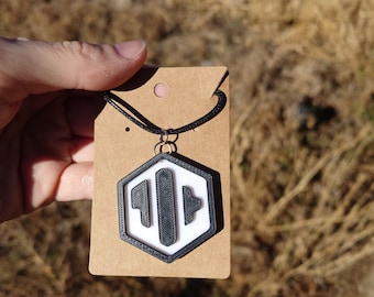 Llavero/colgante impreso en 3D con logotipo de Jade Cicada (múltiples opciones de color)