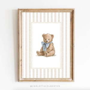 Decorazione per cameretta neutra beige e blu, poster vintage con orsacchiotto, arte per camera da letto per bambini, animali del bosco, arte per neonati, orso a strisce