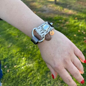 Personalized Leather Cuff Bracelet: Modern Women&#39;s Jewelry
