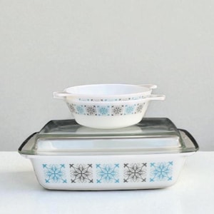 Pyrex JAJ Chelsea Pattern | Made in England | Vintage Kitchenware c.1967