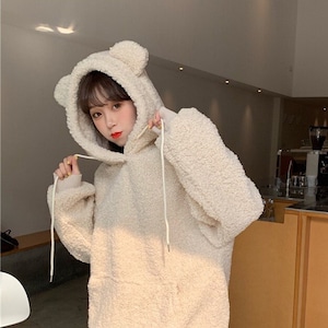 Black hoodie with fur hood sales