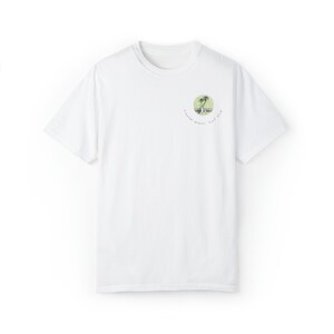 T-shirt Coastal Waves: Surf Shop