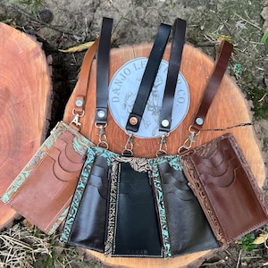 Cartera de piel tipo pulsera