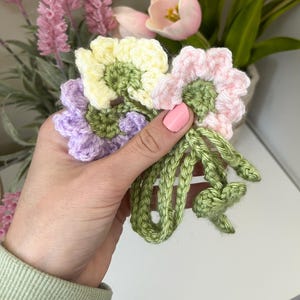 Handmade Crochet Flower Bookmark – Cute Floral Bookmarks for Readers, Gift for Book Lovers, Aesthetic Book Accessories, Crocheted Bookmarks