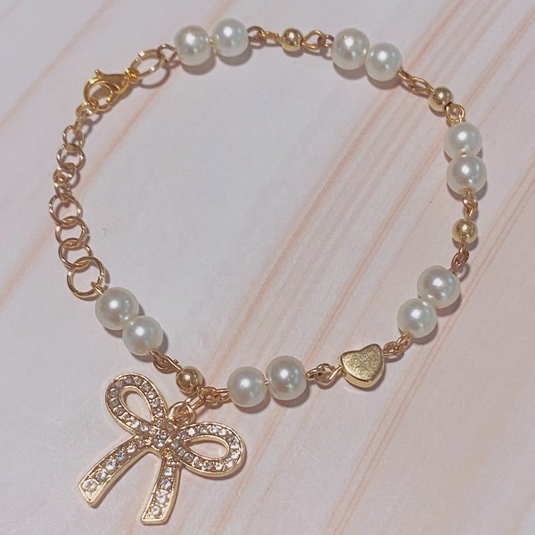 Y2K Coquette Bow Bracelet, Pearl Coquette Trendy Bracelet, Gold Chain Link Beaded bracelet, handmade jewelry