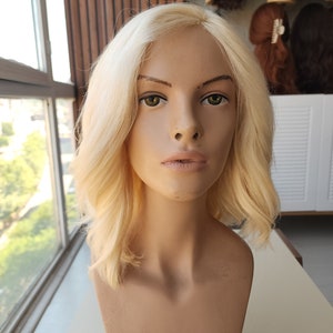 Women&#39;s Platinum Blonde Wig - 100% Human Hair, 35-40 cm Length