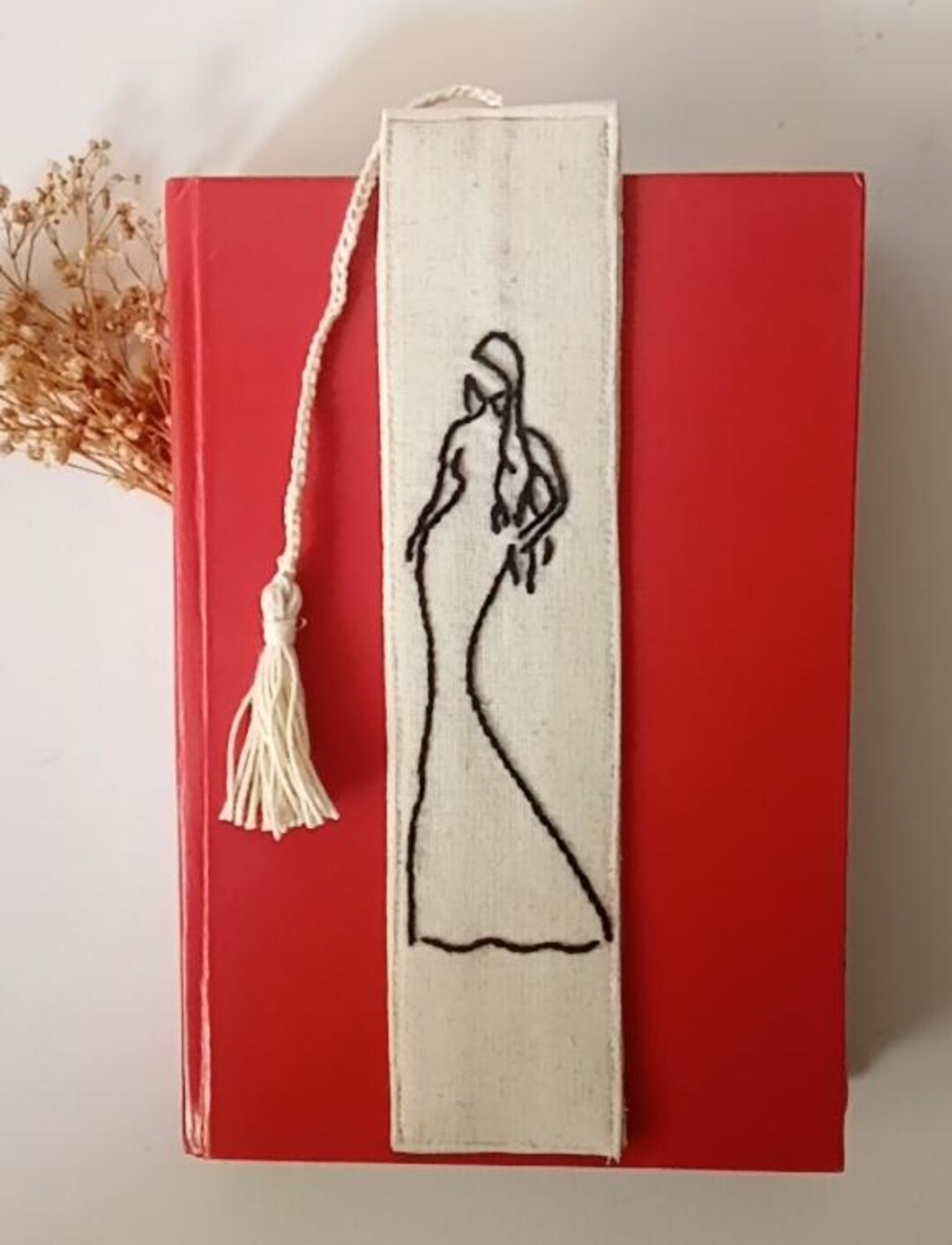 Minimalist Embroidered Bookmark, Woman Silhouette Linen Bookmark - Etsy