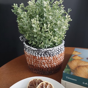 Crochet pattern Lyle basket digital pdf download decoration leftover yarn