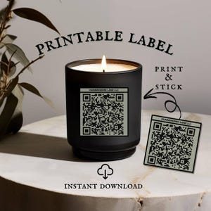 Peut inclure: Étiquette d'impression pour bougie avec un code QR noir et blanc. L'étiquette indique "Hummingbird Lane LLC". Le texte "IMPRIMER & COLLER" est écrit en blanc sur fond noir. Le texte "TÉLÉCHARGEMENT INSTANTANÉ" est écrit en blanc sur fond noir.