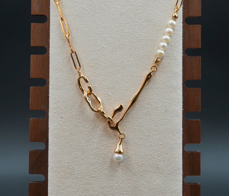 Gold Plated Pearl Necklace/statement Necklace/collarbone Necklace