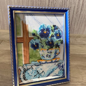 Finished Beaded artwork Víola Trícolor, Hand embroidered art, Completed finished bead embroidered picture, Handmade embroidered picture