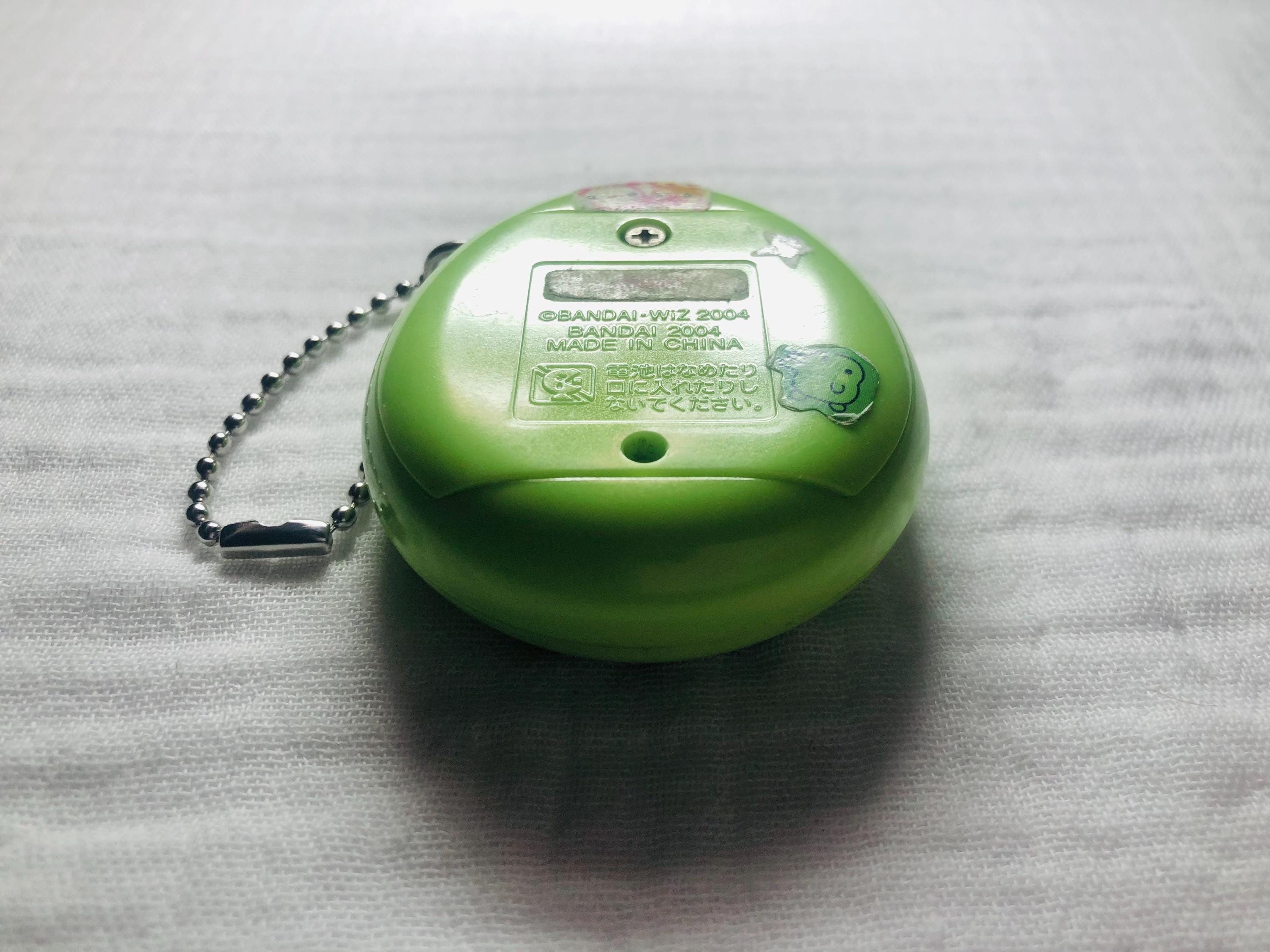 Tamagotchi Connection グリーン il_fullxfull.6475496398_pmz6.jpg