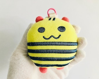 Tamagotchi Plush | BANDAI Simasimatchi Plush Doll Tamagotchi Connection Holder Bag (Doll 3.5” x 3.5”)