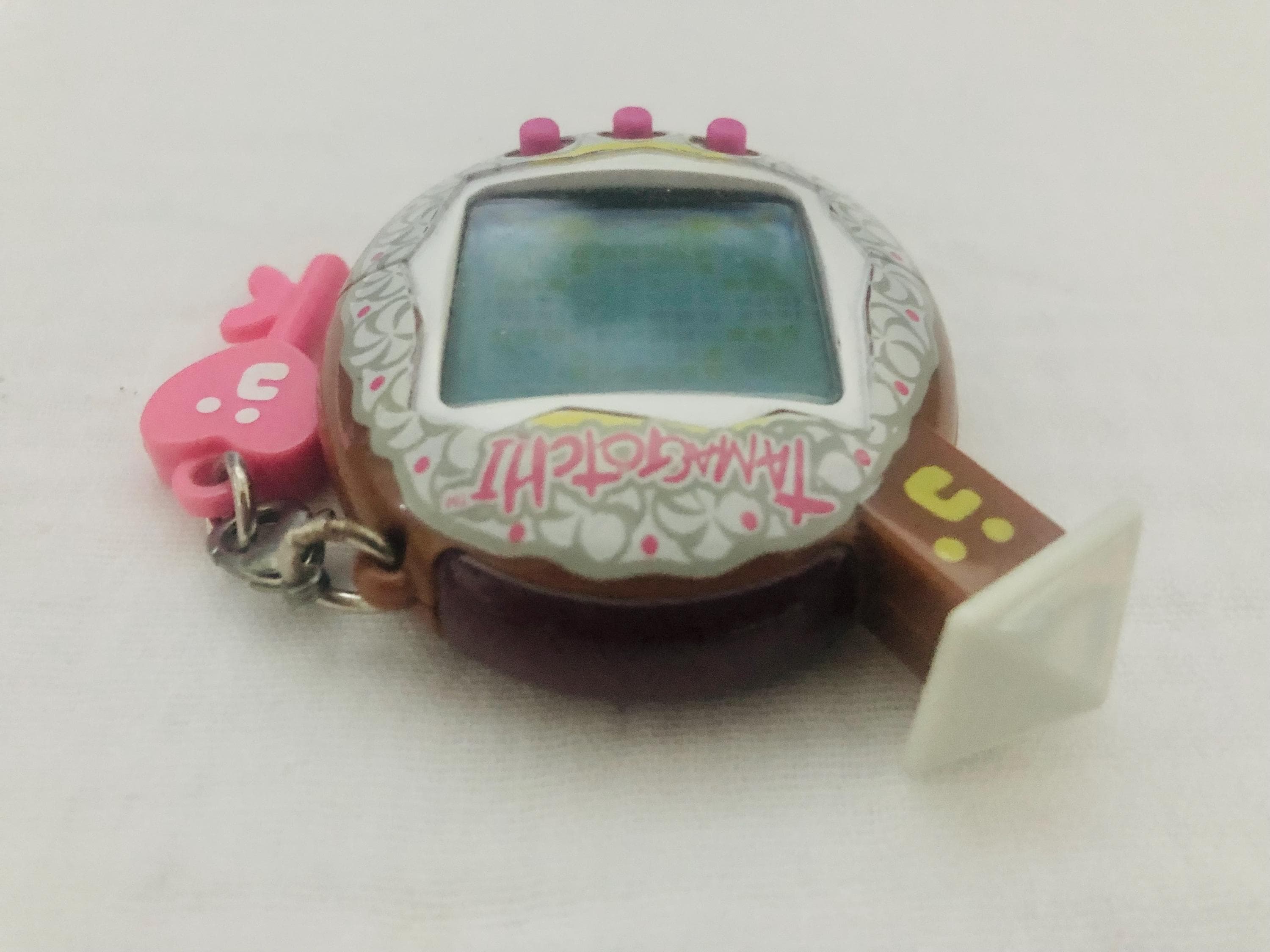 Tamagotchi Bandai Connection V5 Familitchi Tama House EU