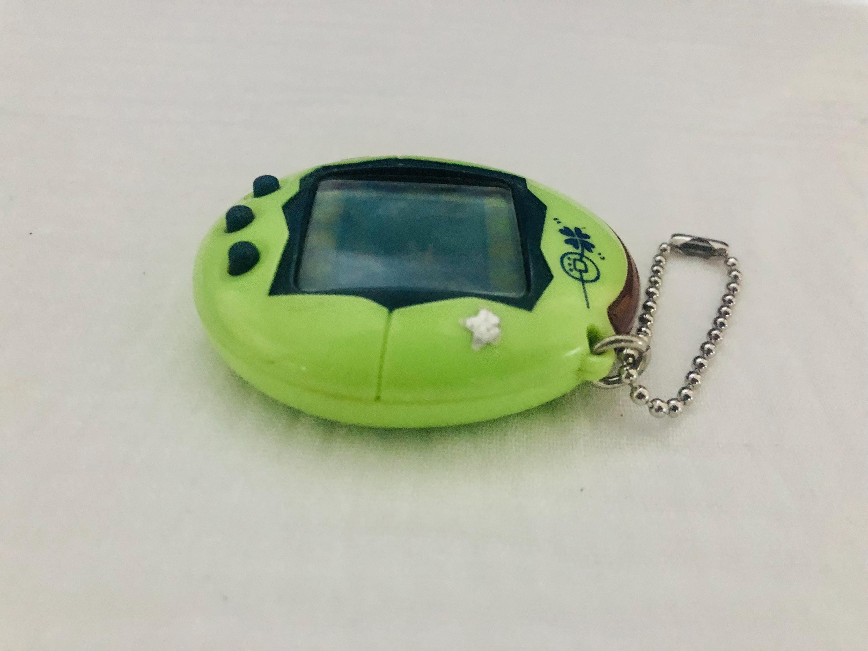 Tamagotchi Connection V1 Plus: Zielona Koniczyna - Etsy Polska