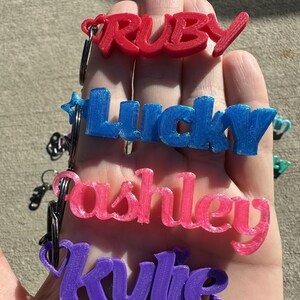 Individuelles, personalisiertes Namensschild, flexibles Material, Schlüsselbund / Spitzname, Autoschlüssel, Rucksack, Brotdose, Tasche, Geschenk, Charm
