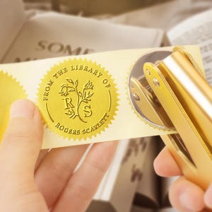 Personalisierter Buch Prägestempel, Bibliothek Prägestempel, Aus der Bibliothek von , Ex Libris Stempel, Geschenk für Buchliebhaber