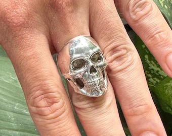 Mens Skull Ring made from Solid 925 Sterling Silver, P-0111