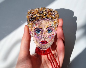 Broche con cuentas de retrato de Jesse del demonio de neón