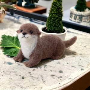 DIY Cute Otter Felt Design - Hamanaka - Wool Felt Kit - Cute Animal Felt