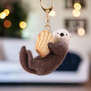 DIY Cute Otter With Shell Design - Hamanaka - Wool Felt Kit - Cute Animal Felt