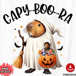 以下が含まれることがあります： ハロウィンの仮装をしたカピバラの漫画。カボチャのバケツにキャンディーを入れ、ほうきを持っている。カピバラの上に黒い文字で「CAPY-BOO-RA」と書かれている。