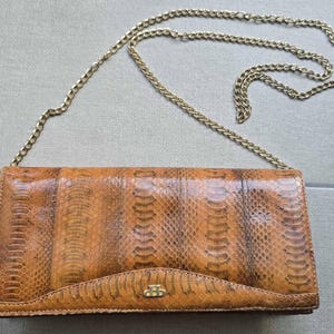 Vintage 70er Braune Schlangenhaut Schultertasche-Clutch Kette Echtleder 24x11x4cm