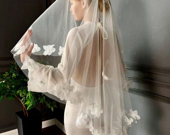 3D Flower Wedding Veil: Two-Tiered Ivory Bridal Veil