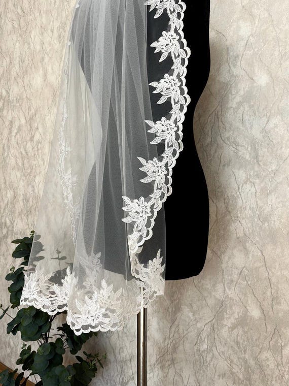 Lace Trim Wedding Veil: Ivory Tulle, Floral Lace Edge - Etsy  display picture 1
